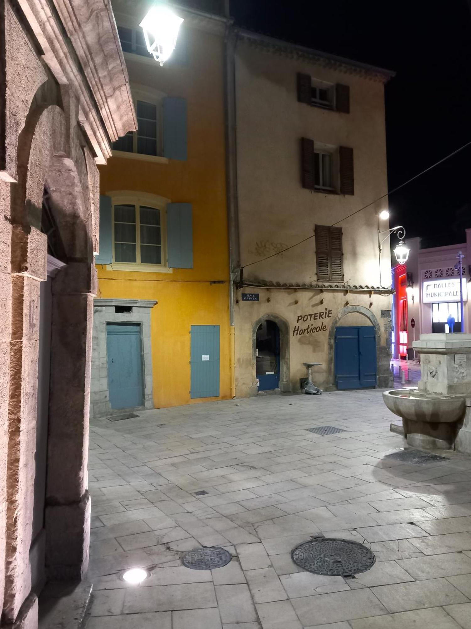 #2 Studio # Place Charmante Toulon Exterior photo